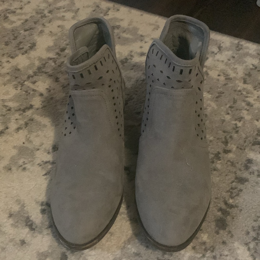Like new booties - Picture 3 of 6